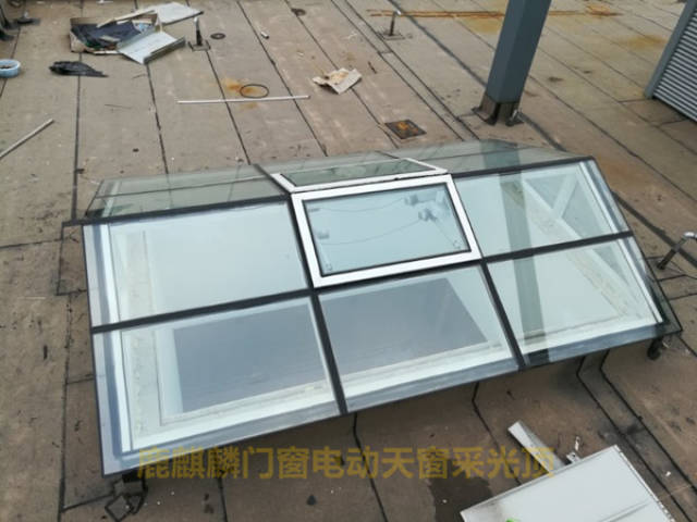 洛阳电动天窗|屋顶智能玻璃采光顶,消防自动感应遥控天窗安装实景
