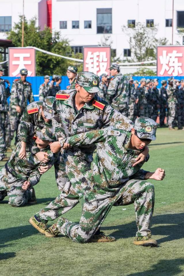 军训再见,大学你好!不负青春,继续前行