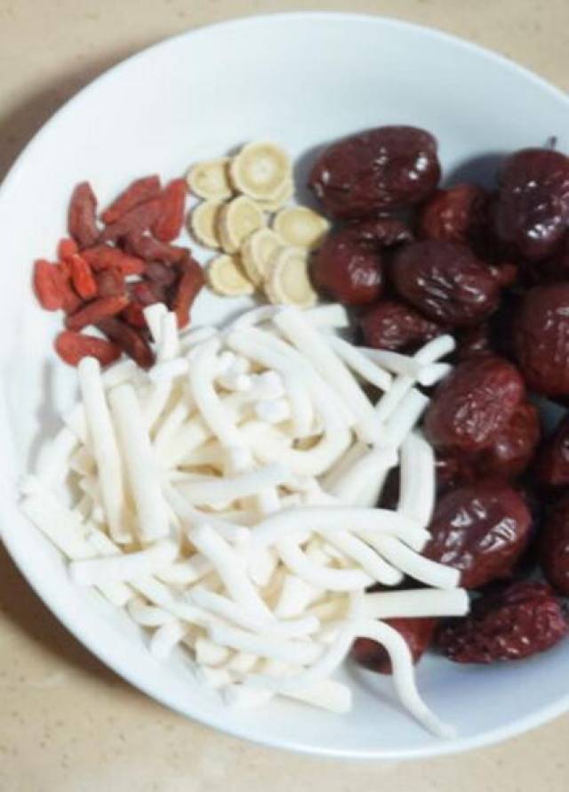 猪脚怎么弄下奶 576712fef920484d98d1ee1ed050bcea.jpeg