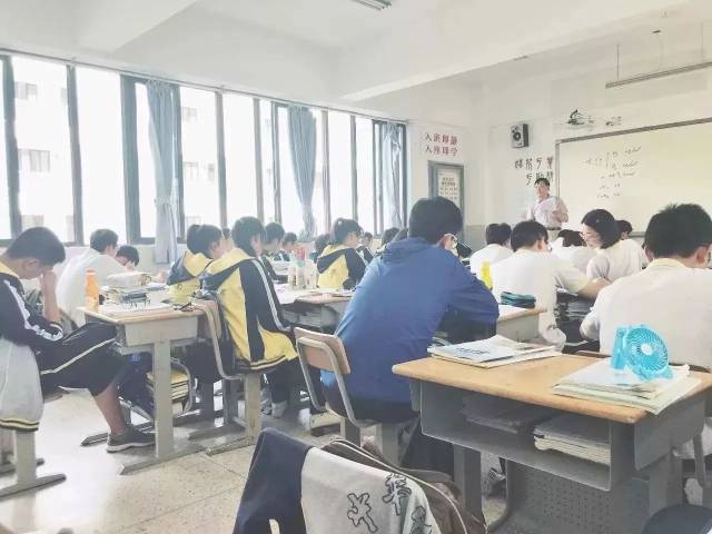 学而实习之 | 走进中学校园里的大学生