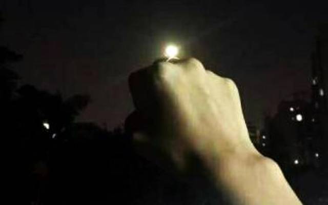 中秋创意月亮照征集投票 | 谁能赢得这部手机,由你来决定!
