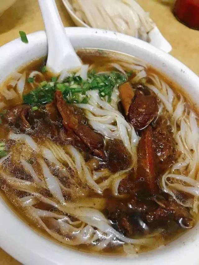 广东湛江 牛腩粉