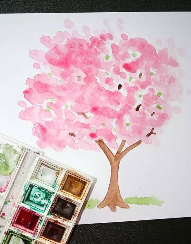 最后,尽情欣赏你的樱花树吧! 材料: 1.绘图铅笔 2.水彩纸 3.