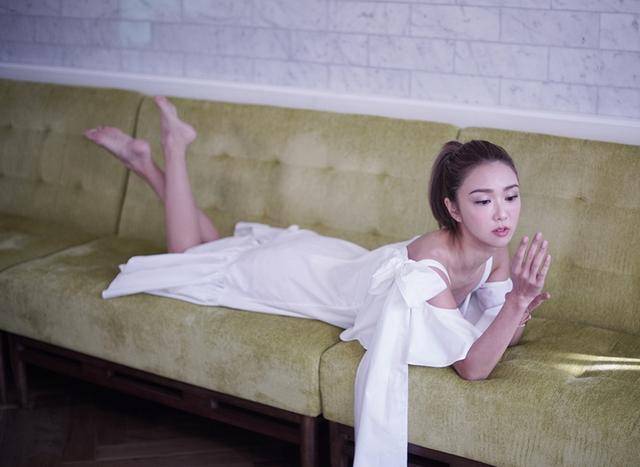 薛凯琪自创品牌写真,设计大胆新颖,款式又保留