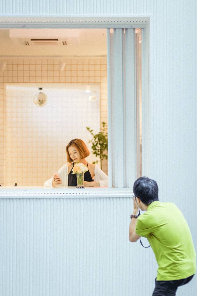 咖啡馆拍照动作 2899fc875e0e4cffbbc5f1a2fd0948fd.jpeg