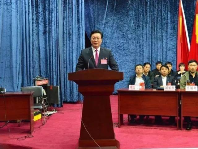 代表大会第二次会议于2017年10月9日选举冯素伟为灵寿县人民政府县长