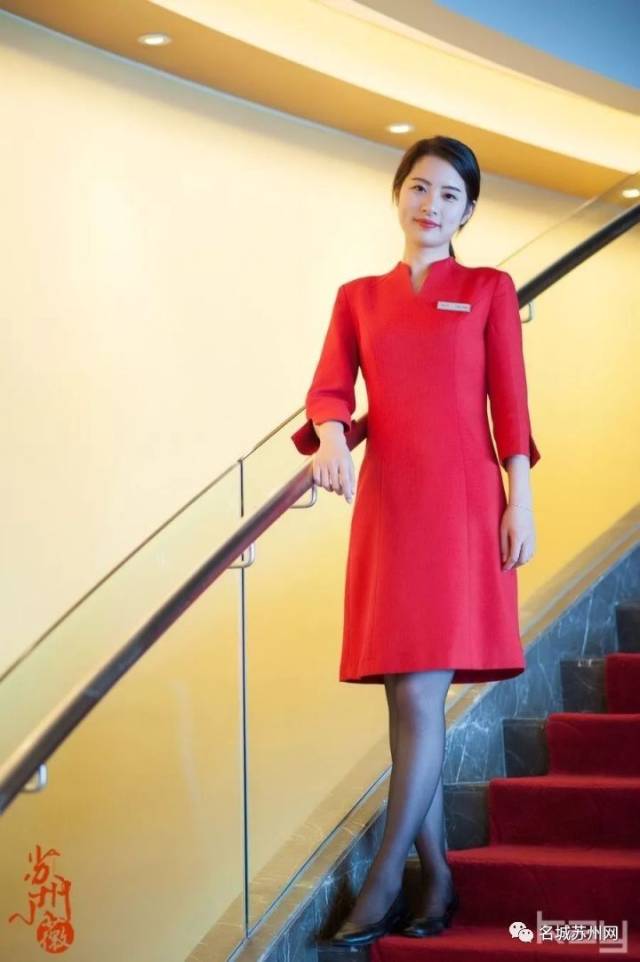 成为一名 "红衣女郎"