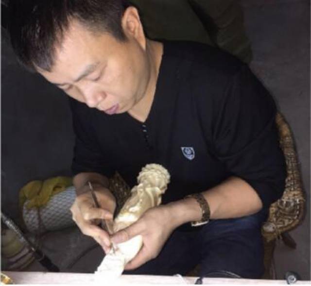 新华报业网报道 | 指引收藏合作牙雕大师赵炳照作品被