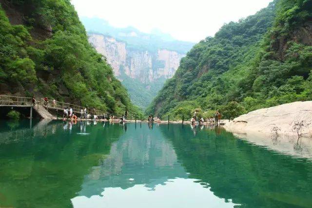 河南宝泉旅游度假区,位于河南辉县市薄壁镇境内,平均海拔1150米,距