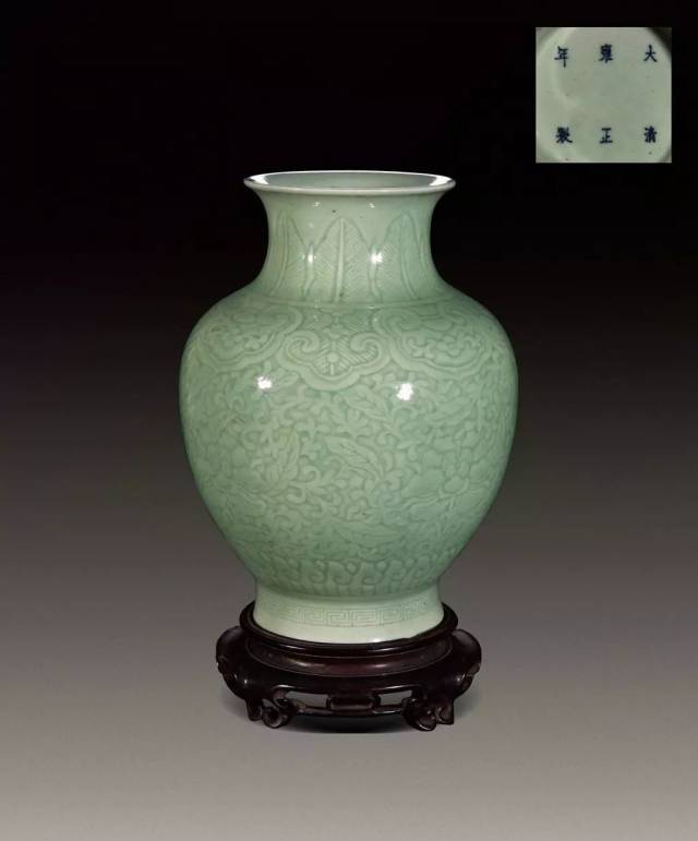 在清代,高温红釉瓷器,是重要的祭祀所用