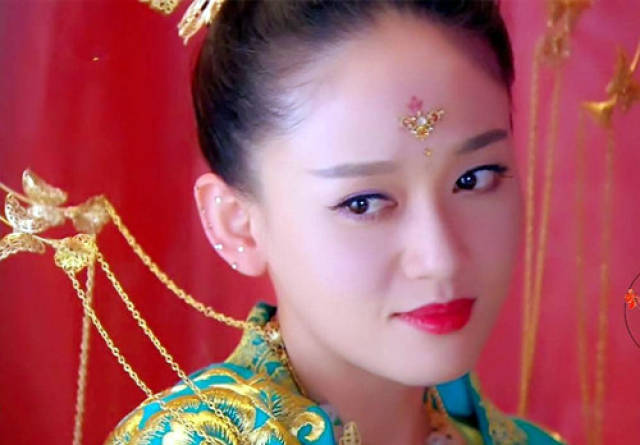 古装剧眉心一点红最美的女星 杨幂不敌迪丽热巴