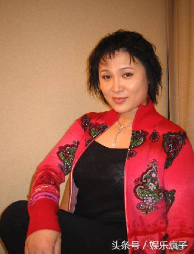 19岁出道演女主角,因演坏女人被熟知,57岁身材发福仍风韵犹存
