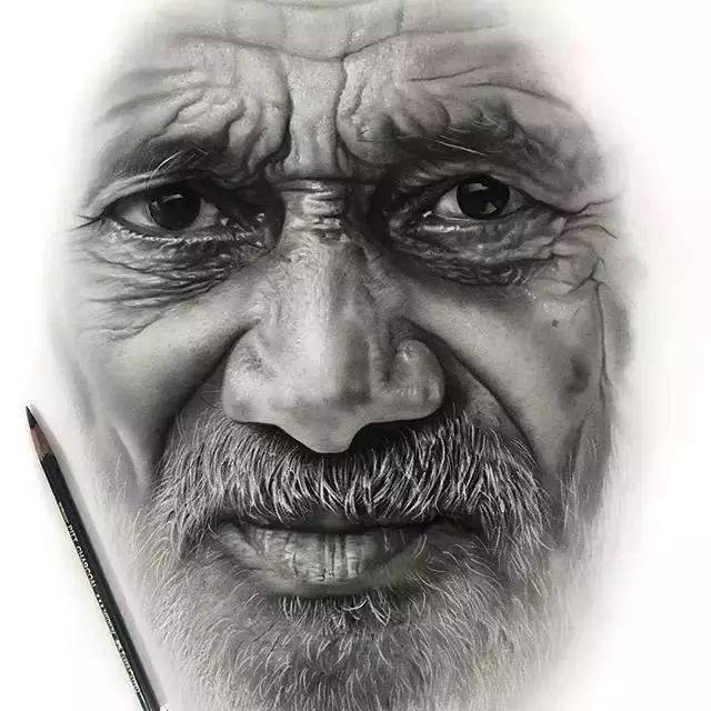来看一组毁五官的素描画