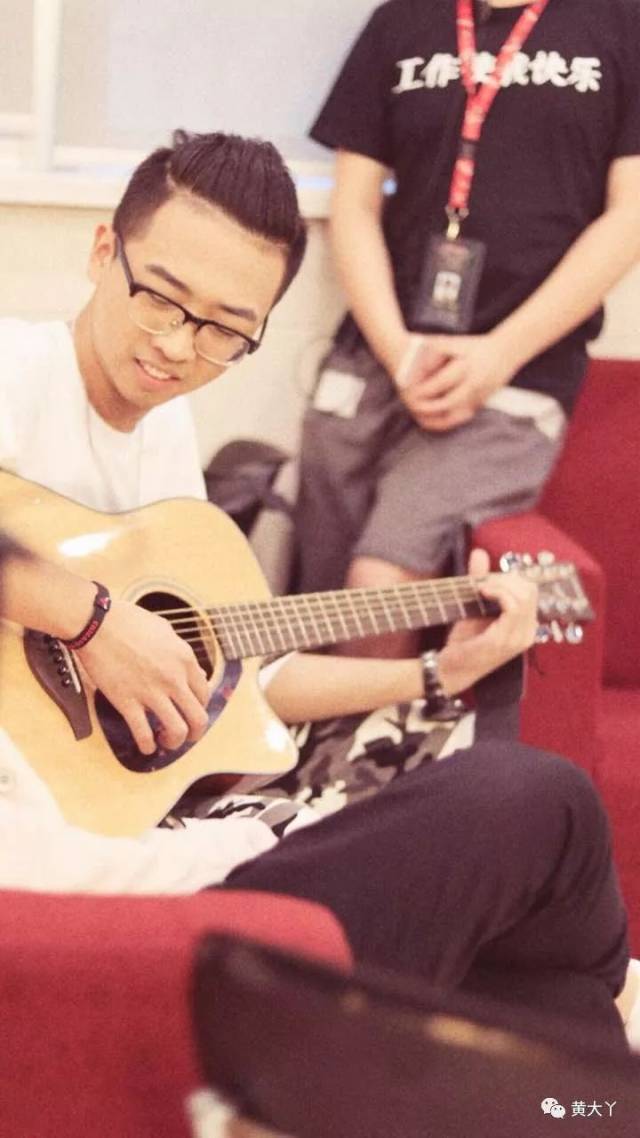 【重磅】火遍网络的《脱口秀大会》段子王,竟!是!我!黄科院!!大学长!