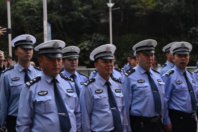 花果园居民可以晚上去补办驾照了!花果园社区