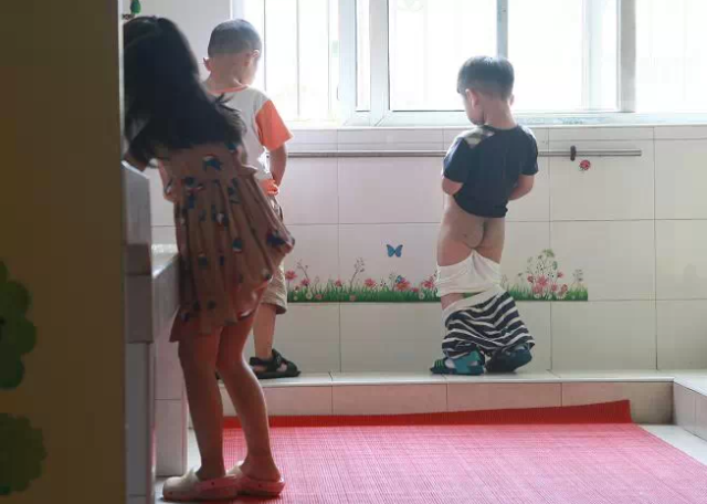 为什么幼儿园厕所不分男女?出发点是好的