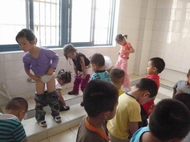 既然已经上该幼儿园了,那禁止孩子在幼儿园上厕所也