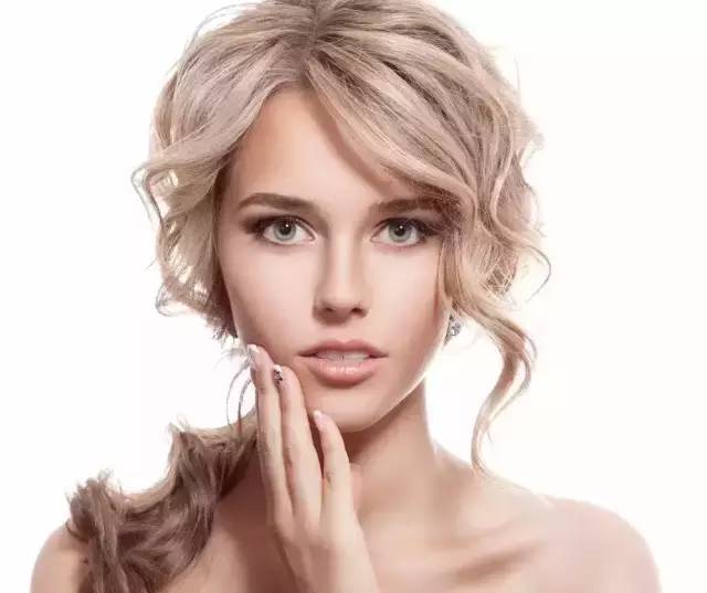 不爱网红脸,法国人爱什么样的美女?