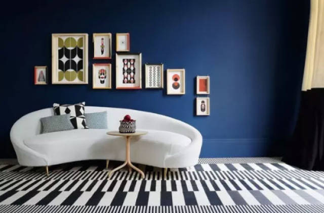 沙发背景墙装修案例 f80f7b99168f43d7a8e51037287f45d9.jpeg