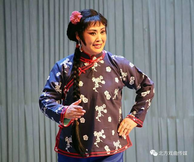 现在这个杨三姐是由评剧大家刘秀荣弟子,评剧名家徐金仙老师饰演的.