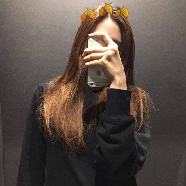 拿东西挡住脸的正面照