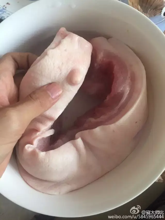 麻麻问我怎么在卫生间那么久不洗澡 我没敢告诉她