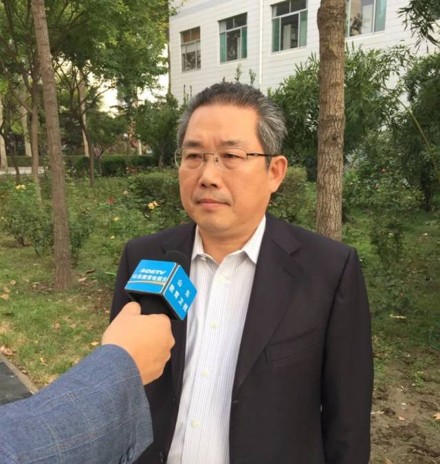 桓台县教育体育局党委书记,局长荣若平在采访中谈到
