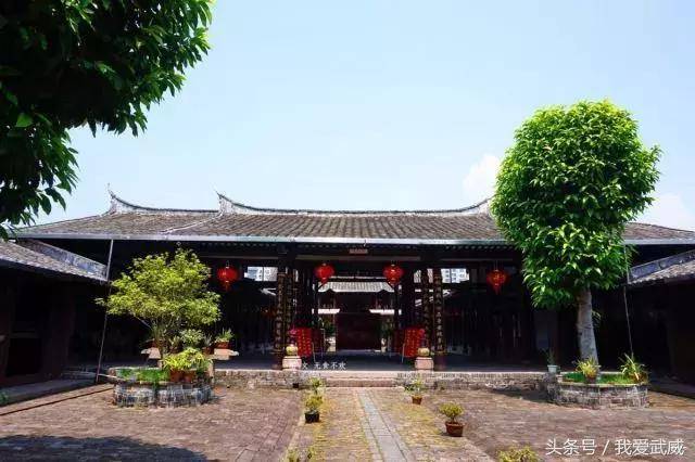 水美古堡 水美(水尾)古堡是沙县现存最大的土堡建筑群,位于沙县城西