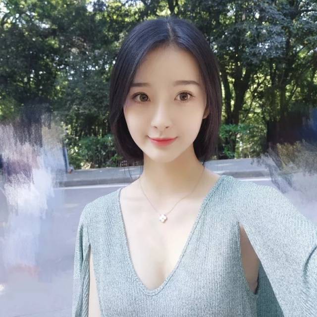 罗娟个人照——自拍