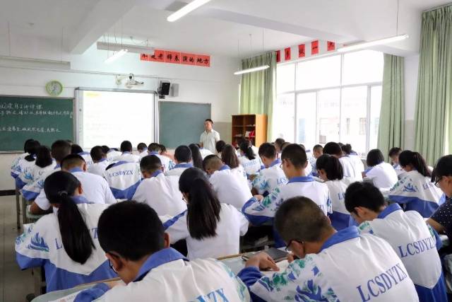 第一现场 | 昆明市外国语学校到我校学习交流