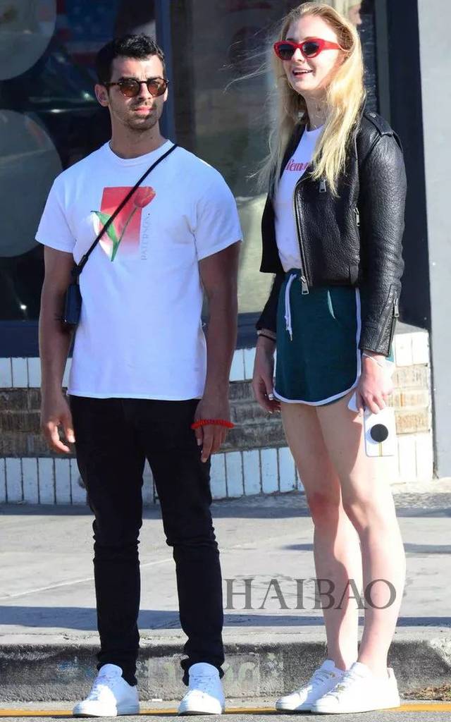 sophie和sophia,sophiecookson 2017年6月11日,索菲·特纳 (sophie turner) 和男友乔·乔纳斯 (joe