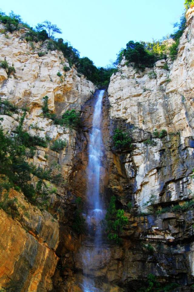 潭溪山位于淄博市淄川区与青州市交界处的峨庄乡石沟村,景区面积巨大