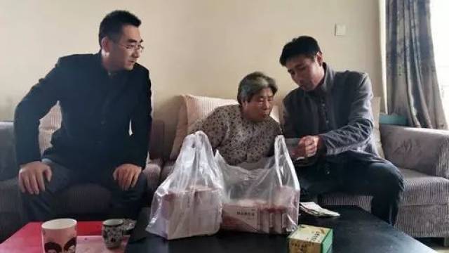 温暖!通州9岁女孩失去双亲,奶奶重病,同学家长