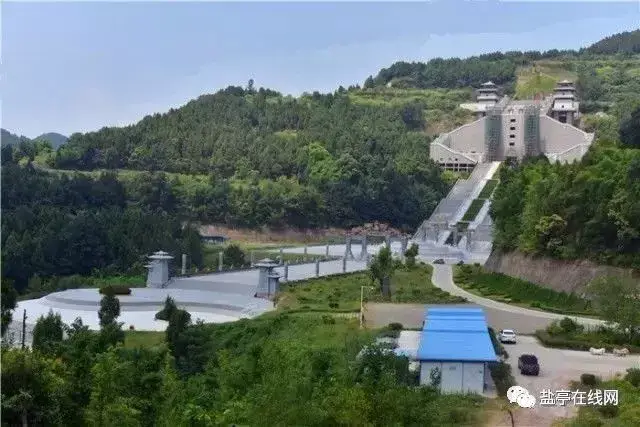 嫘祖陵景区 嫘祖陵是"中华女祖第一陵 位于四川盐亭县金鸡镇青龙山