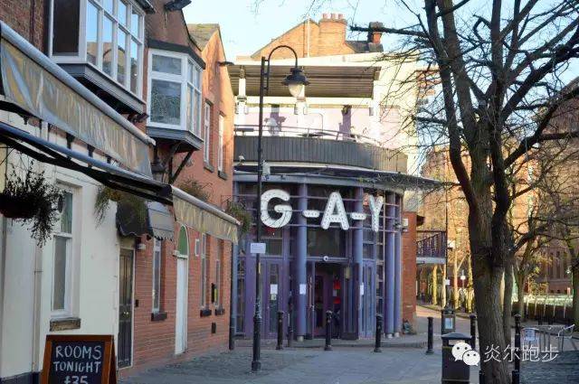 帅哥,我在曼彻斯特同志村等你很久了