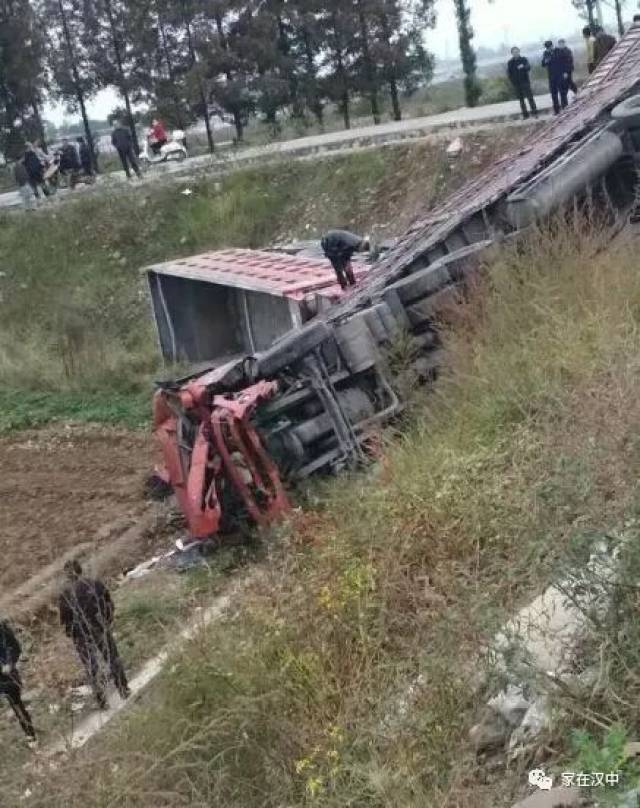 同一地连续三天车祸,108国道勉县江湾为何事故频出?_手机搜狐网