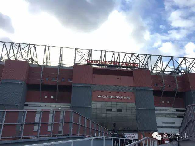 帅哥,我在曼彻斯特同志村等你很久了