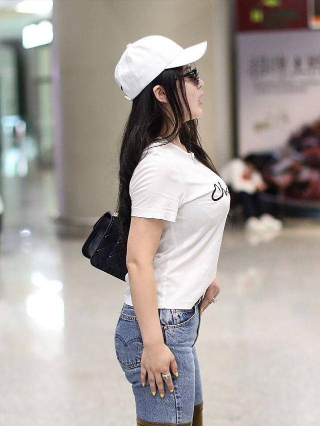 冉莹颖拍拳击写真倡议预防乳腺癌,穿性感低胸装真实原因首次揭开
