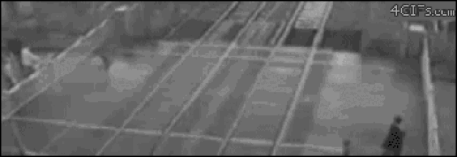 盘点那些与车祸死神擦肩而过的幸运儿!