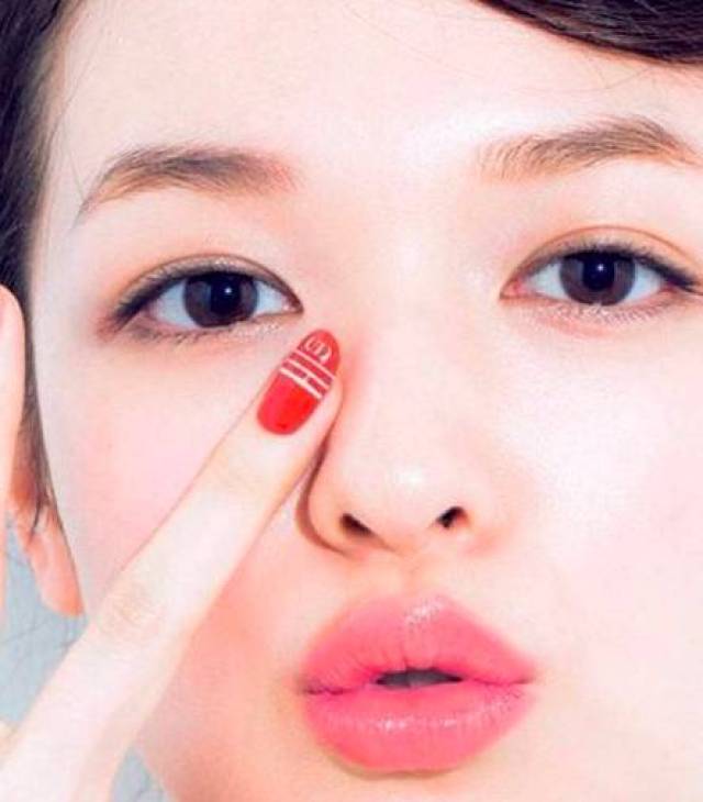 居然有人气软妹"玻尿唇"?性感的嘟嘟唇可以这样办!