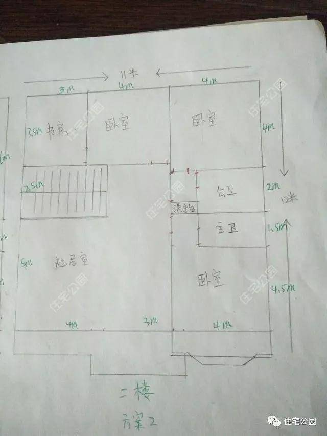 三层也是将卧室和厨房,楼梯间和卫生间的位置进行调换.