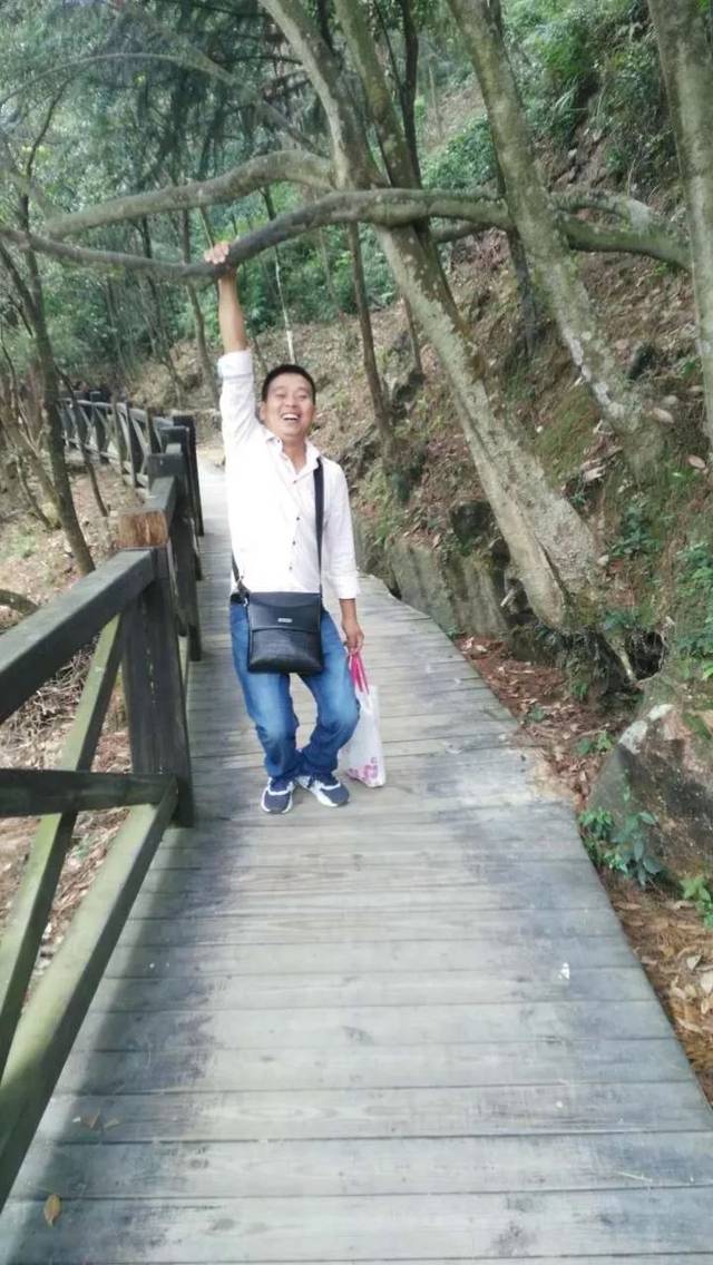 笑惨了!大神p图三年整成这样,太恶搞了!