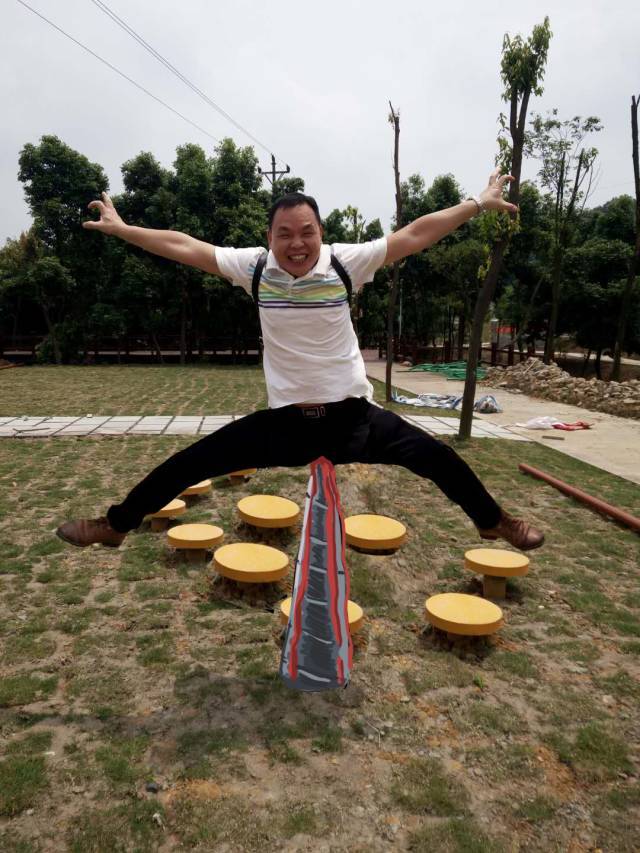 笑惨了!大神p图三年整成这样,太恶搞了!