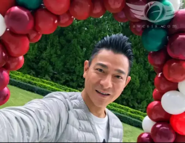 王珂拍照实力坑刘涛,刘德华自拍用后置,被这些拍照泥石流笑死!