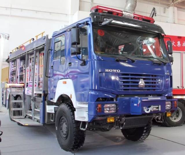 【专题之六】中国重汽:3个系列消防车底盘竞技北京消防展