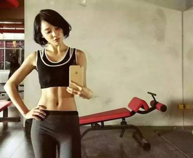 中原马甲线女王袁姗姗,已修炼出了美臀线!