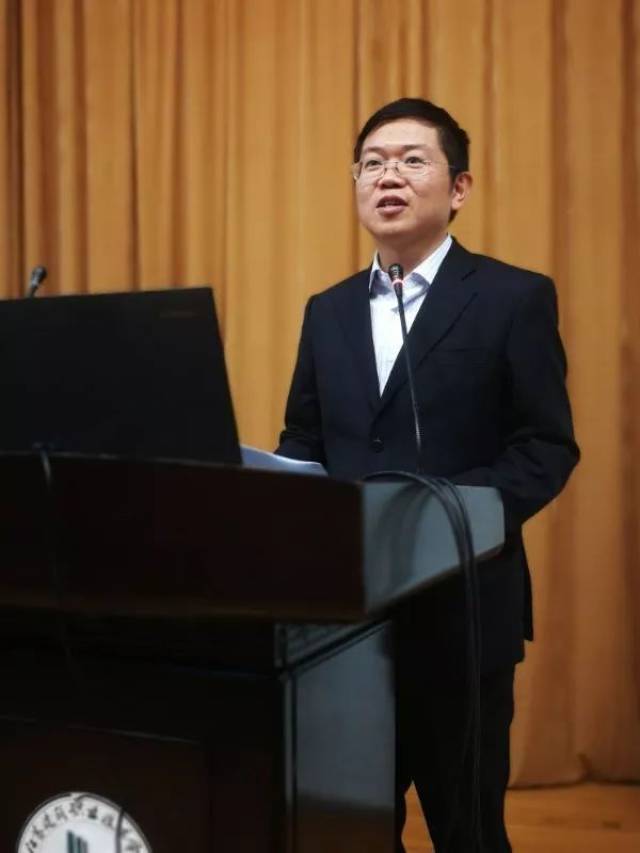 不得以放弃学业回家寻求法律援助 中国银行徐州分行副行长 万继宏