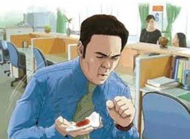 男子咳嗽半个月,痰中带血!以为得癌,竟是被鸟屎