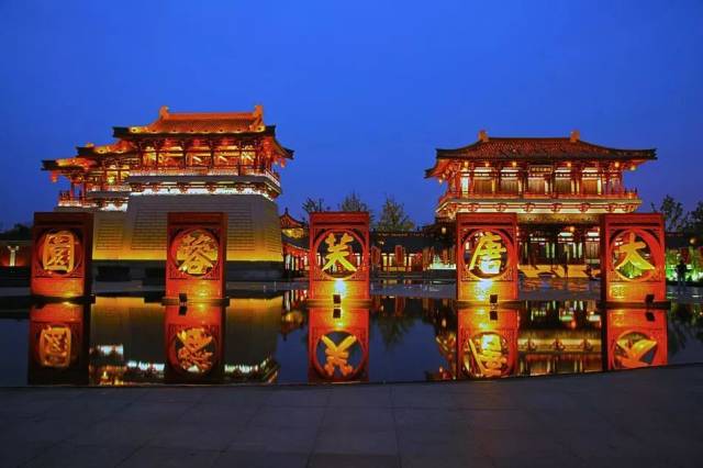 西安适合老人去的景点,泰安适合老人去的景点,适合晚上玩的西安景点_大山谷图库