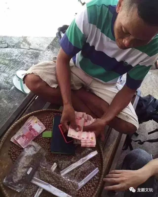 尼泊尔金刚菩提的套路只有你想不到:夹板、脚踩、虫盘、玉化液..